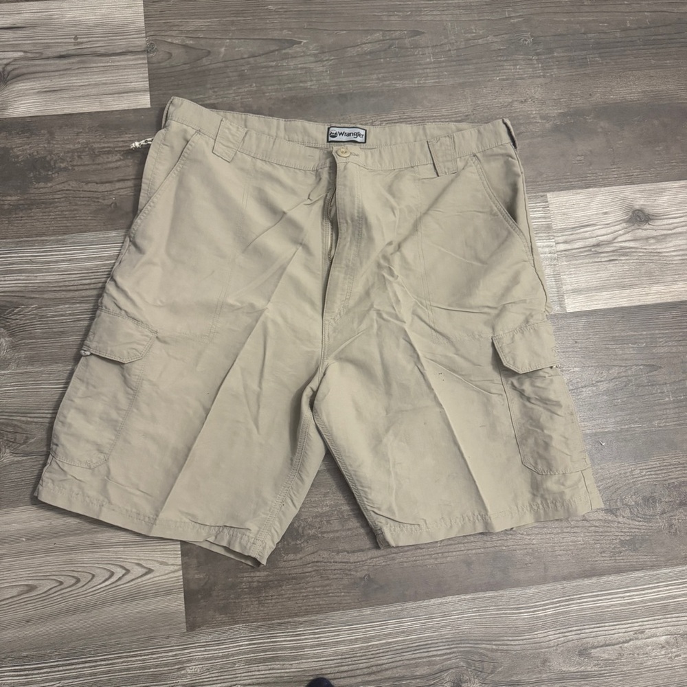 Wrangler Men's‎ Tan Cargo Shorts Size 44